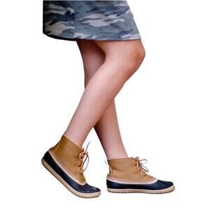 JBU Women’s Nala duck boots, short bootie, brown tan size 9